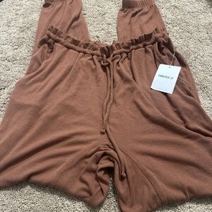 Forever 21 Brown thin flowy pants - NWT - size medium